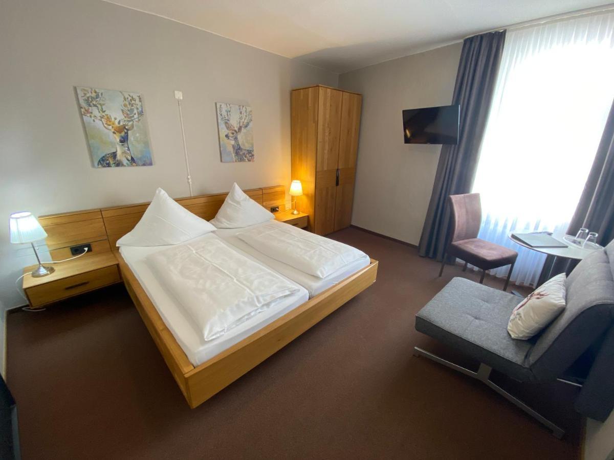 Weingutshotel Piesporter Goldtroepfchen Exterior photo